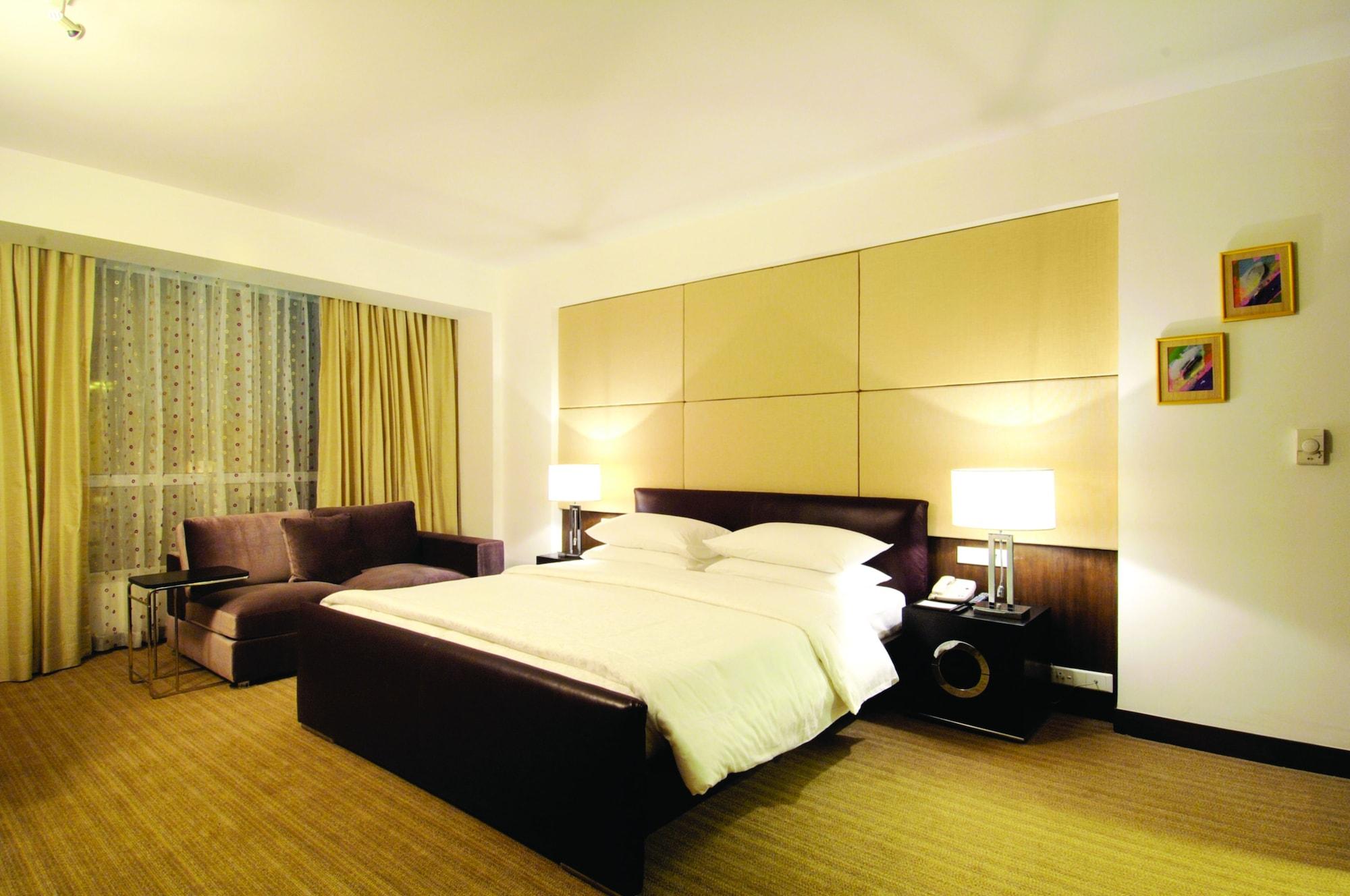 Radisson Blu Hotel Pune Kharadi Exterior photo A bedroom