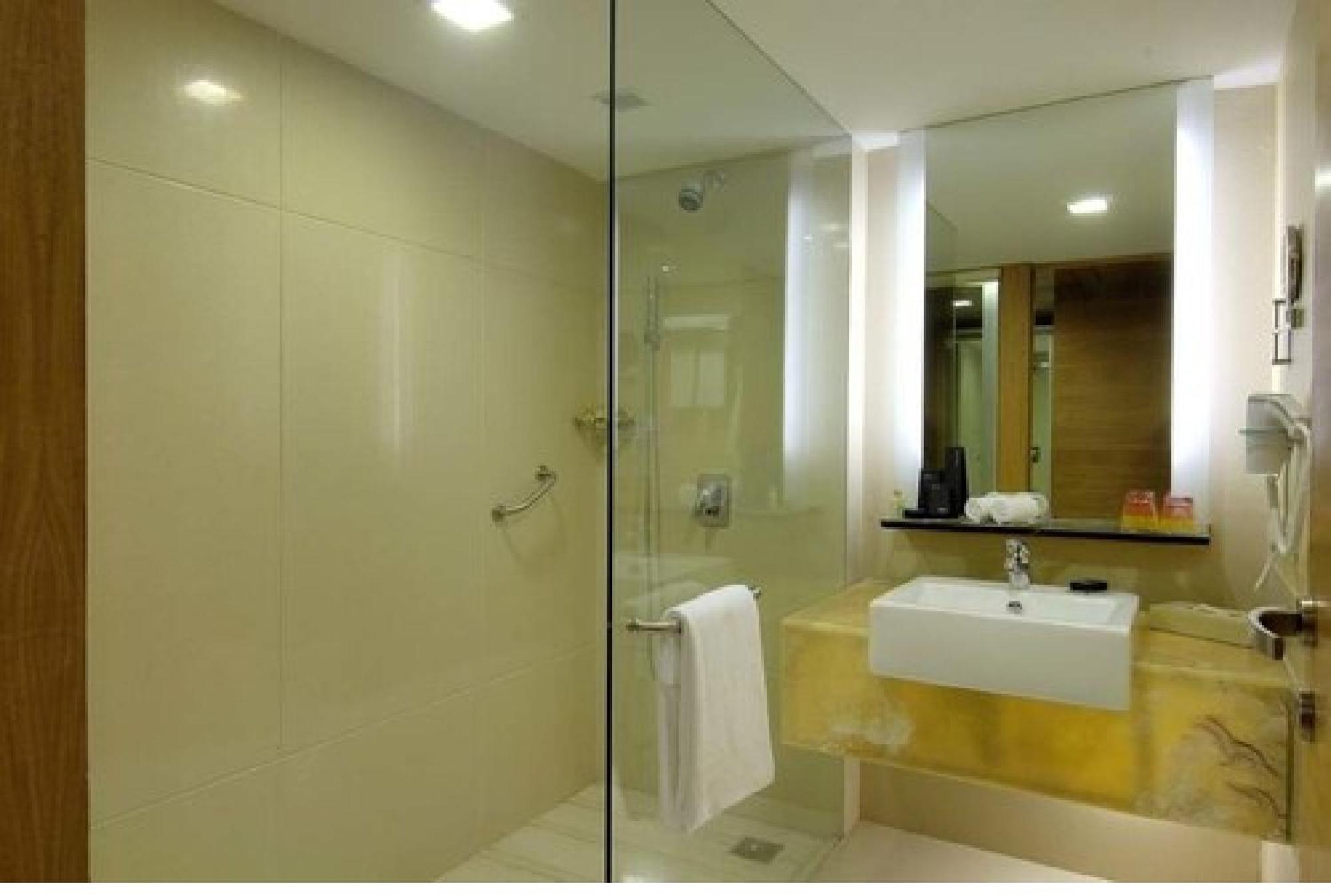 Radisson Blu Hotel Pune Kharadi Exterior photo