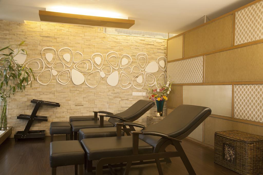 Radisson Blu Hotel Pune Kharadi Exterior photo A spa in India
