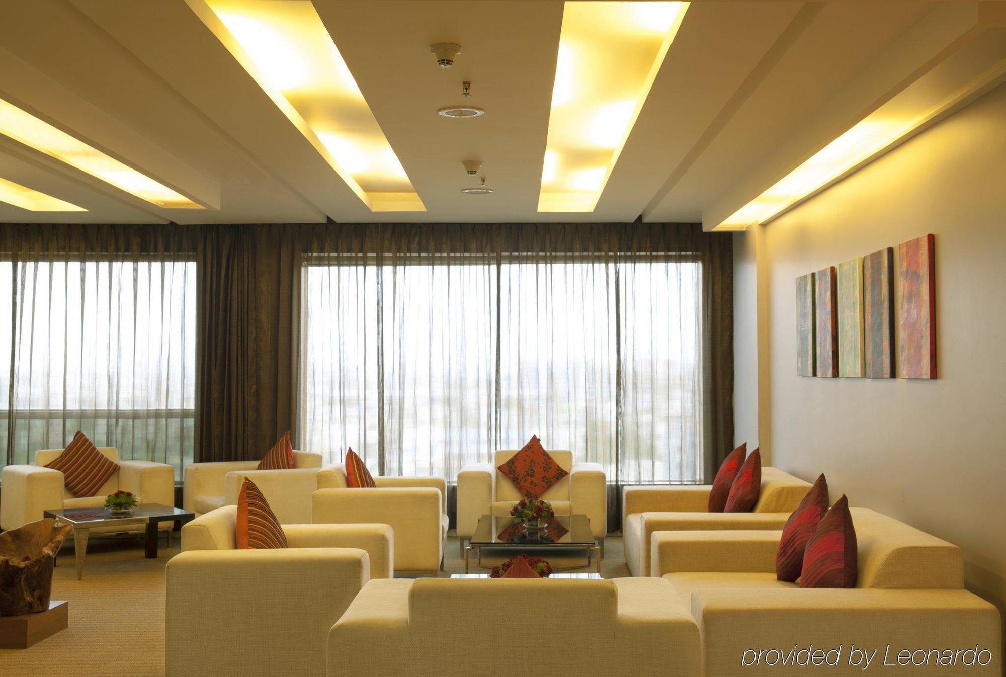 Radisson Blu Hotel Pune Kharadi Exterior photo The lounge at the airport