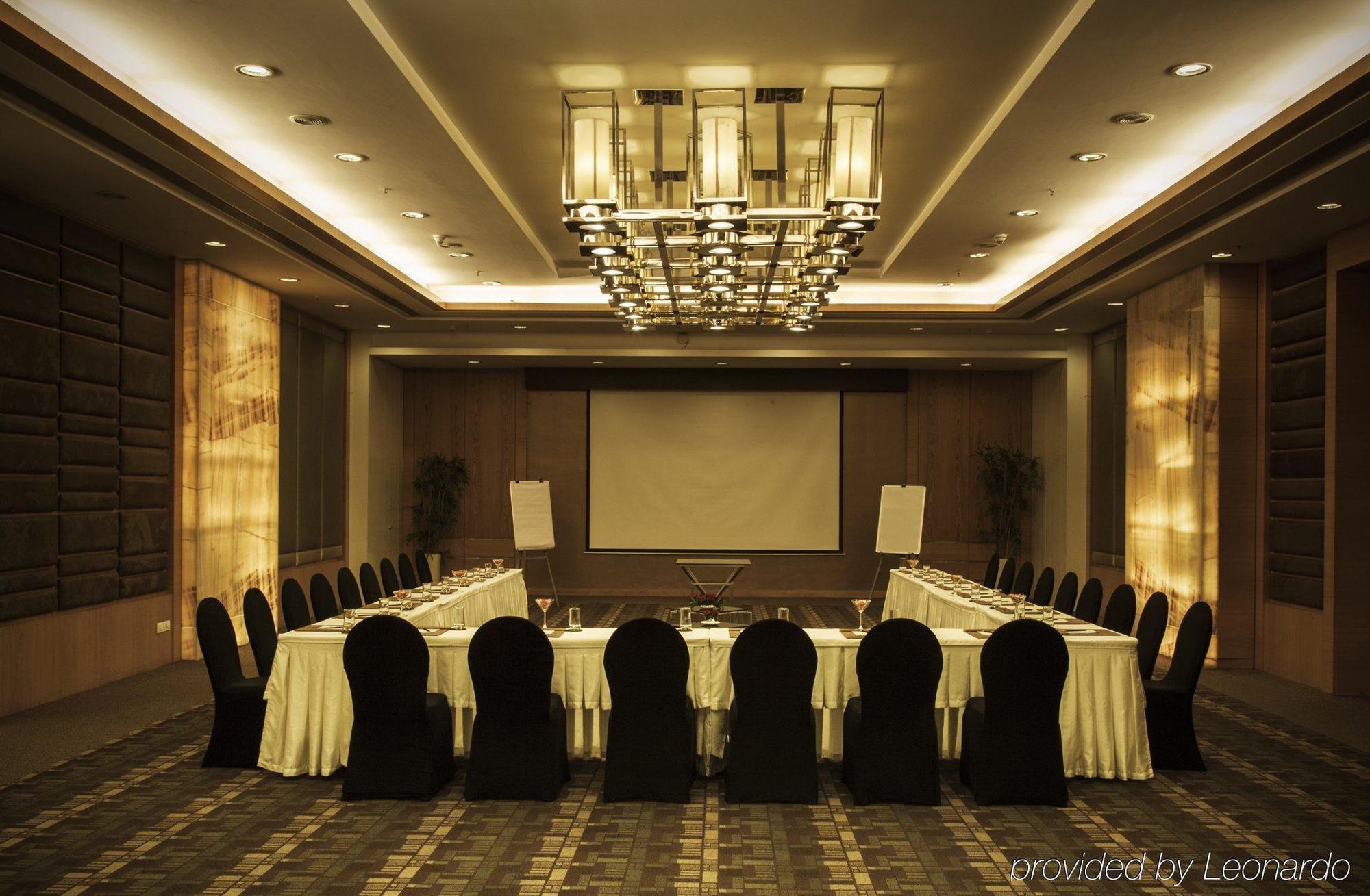Radisson Blu Hotel Pune Kharadi Exterior photo Meeting room