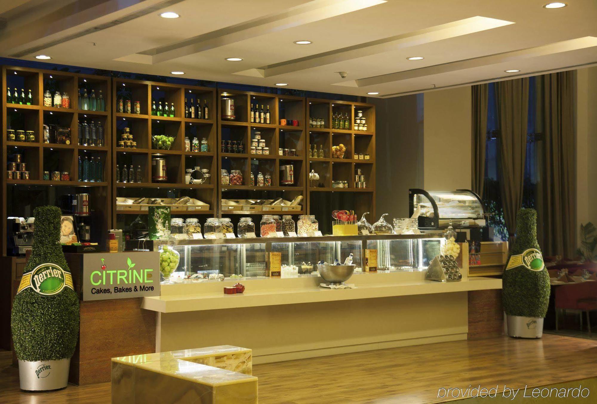 Radisson Blu Hotel Pune Kharadi Exterior photo Citrine